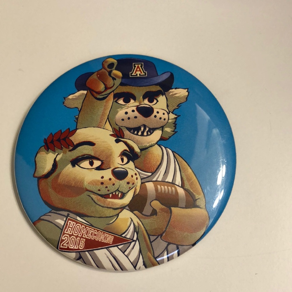 🌟VINTAGE RARE UofA pin 2015 homecoming